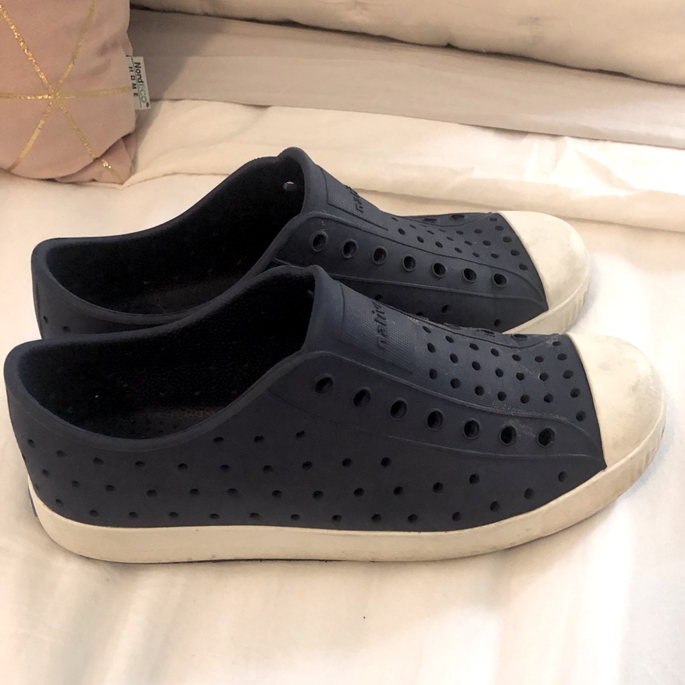 Kids navy natives size J3 - very gently worn!